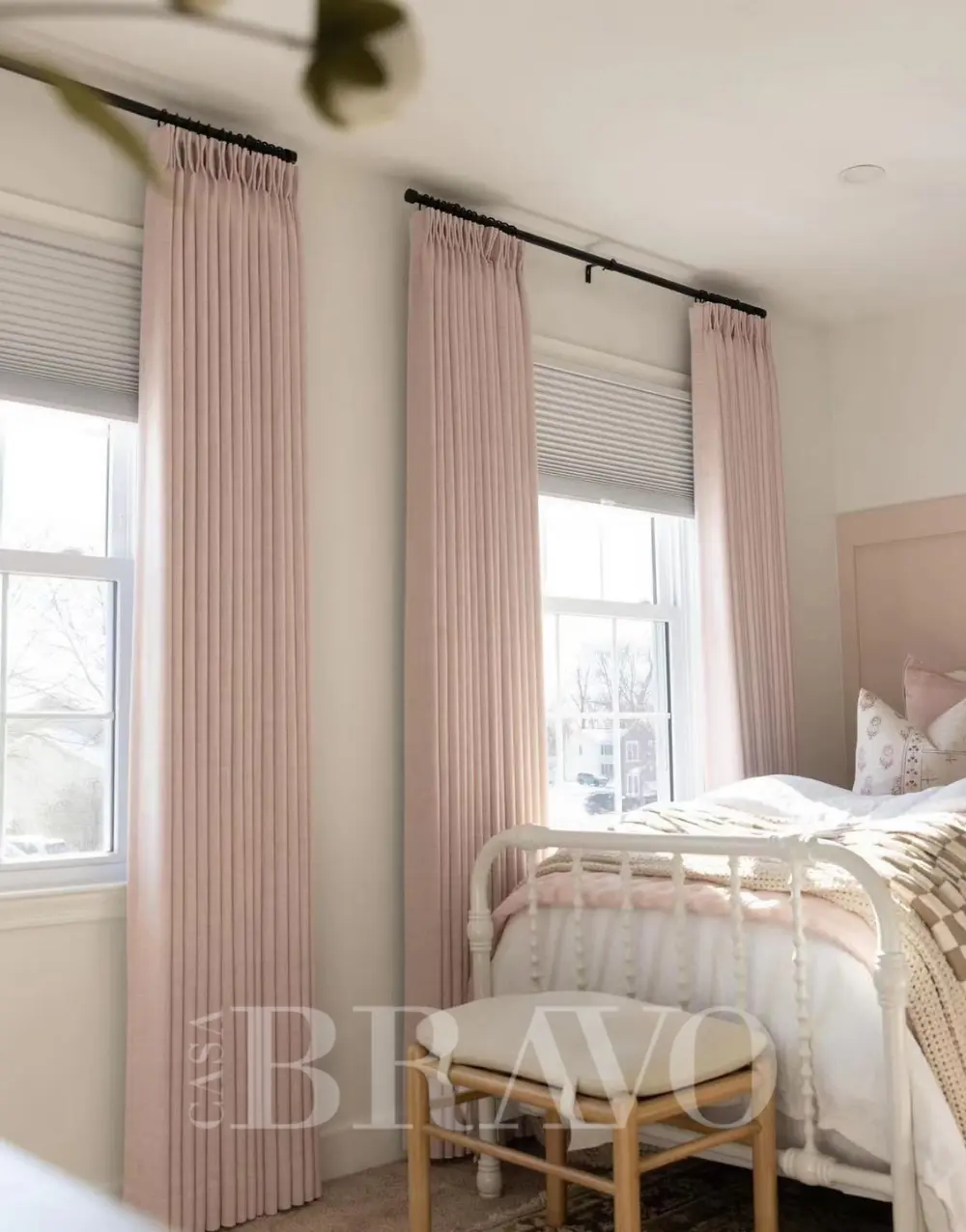 مجموعة ستائر كازا برافو المصنوعة من الكتان الناعم والمخمل